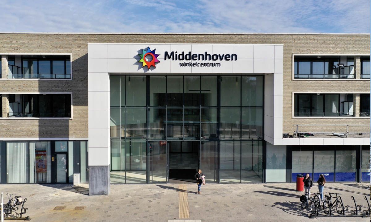 Regiobouw - Verbouwing winkelcentrum Middenhoven 01